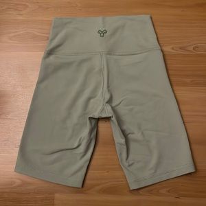 Aritzia TNA butter biker shorts 9” in sage green